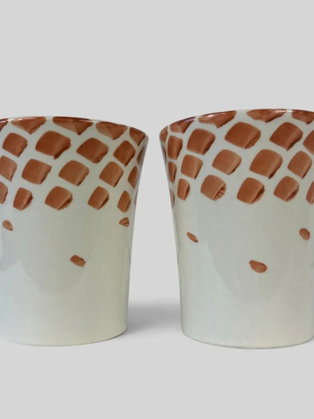 Pier 1 Giraffe Mugs Set of 2 Hand Painted Stoneware 16 oz